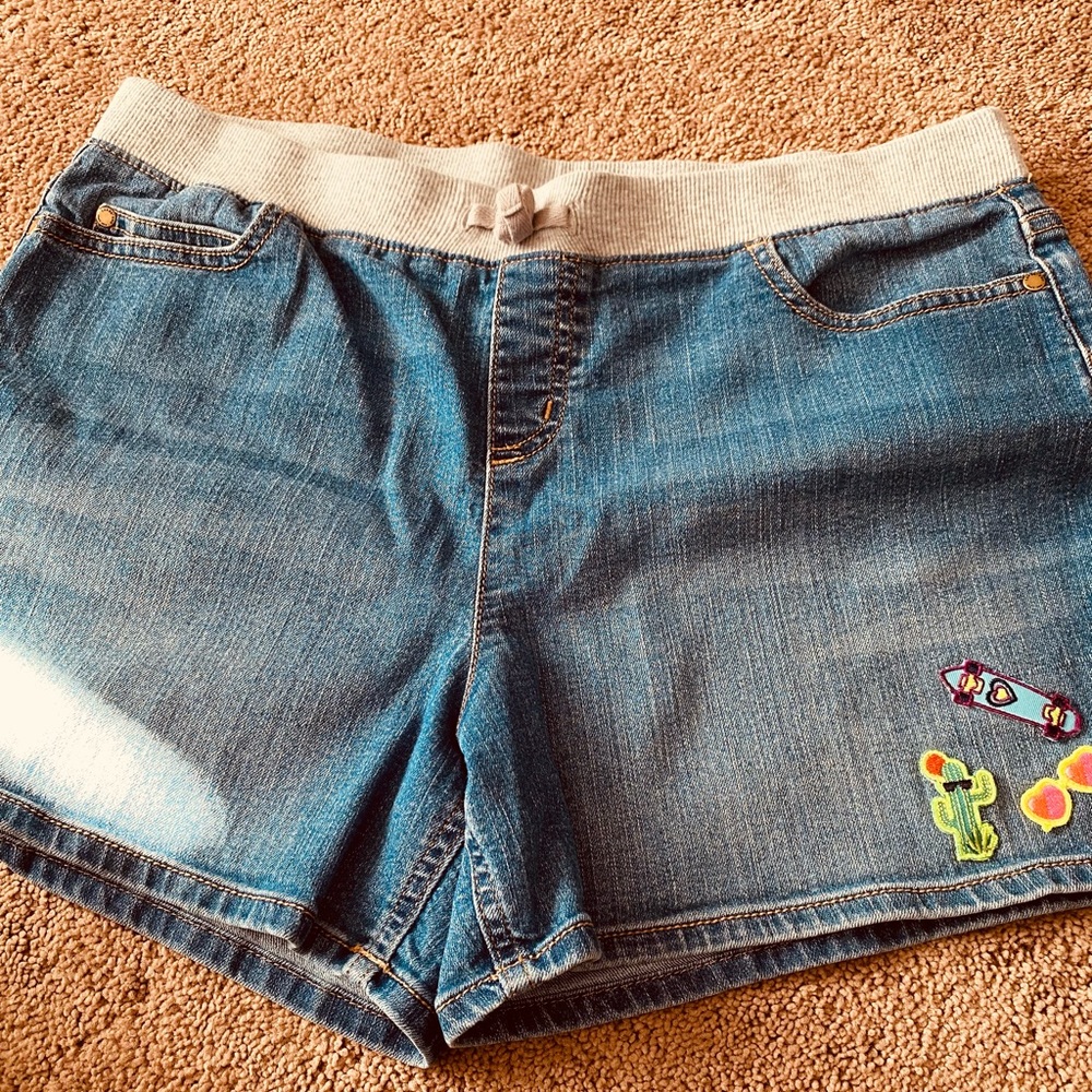 EUC - Women’s 16+ Blue Jean Shorts with Stretch Band Waist.